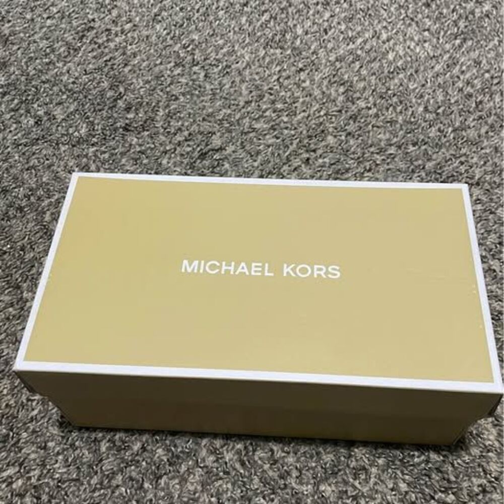 MK women’s bag/ shoes - Picture 4 of 7